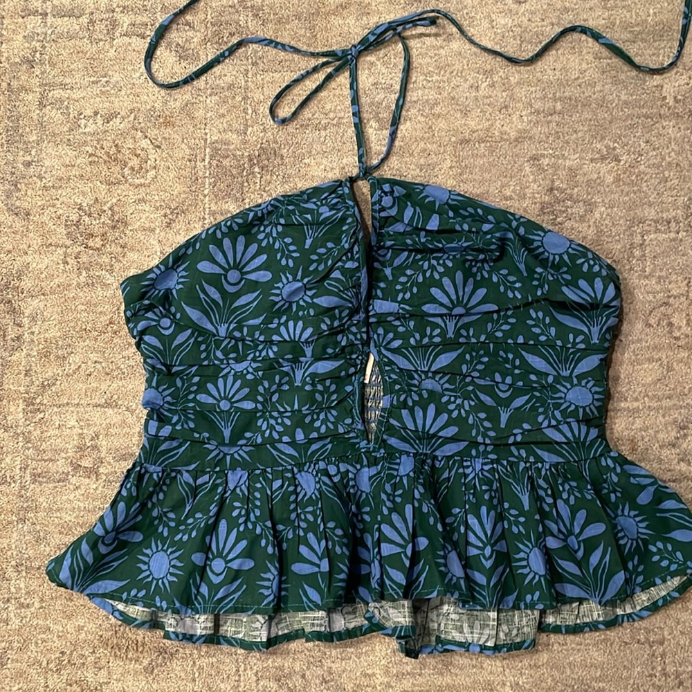 Adorable Free People halter top sz M